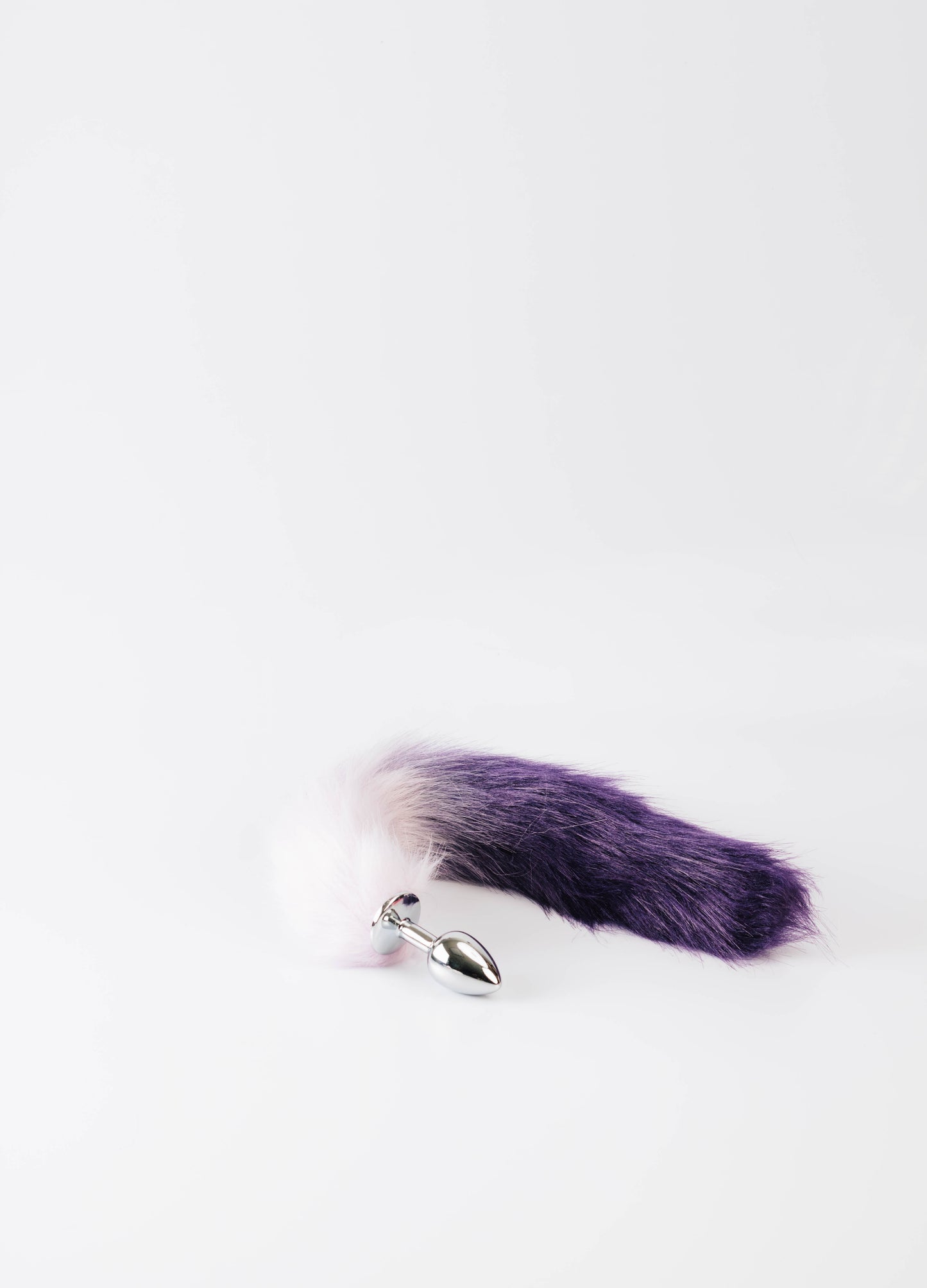 plug anal cola morada